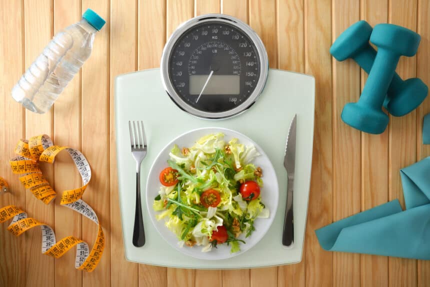 Gesund Abnehmen mit System: Wie gelingt die Diät endlich nachhaltig?